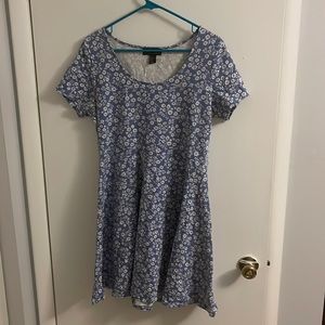 Forever 21 Plus - XL Blue Floral Pattern